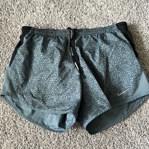 NIKE - dri fit shorts